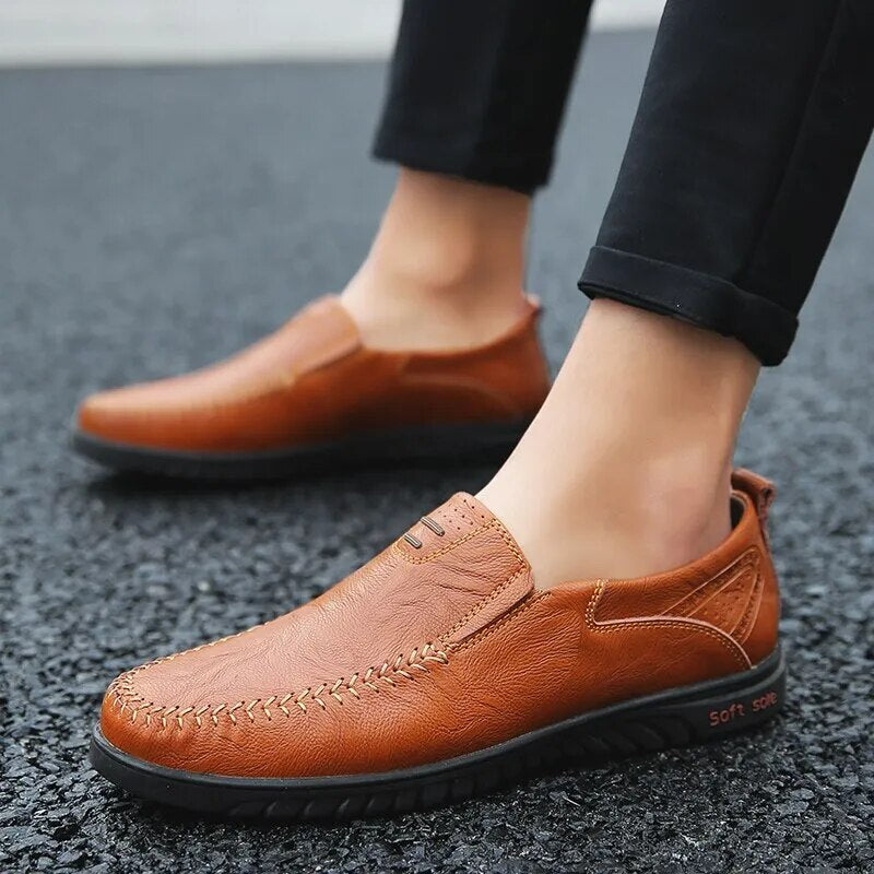 2023 Men Casual Shoes Luxury Brand Casual Slip on Formal Loafers Men Moccasins Italian Black Male Driving Shoes