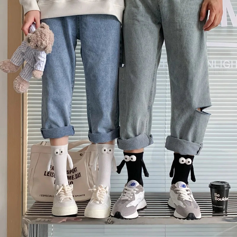 Fashion Funny Creative Magnetic Attraction Hands Black White Cartoon Eyes Couples Socks 1 Pair Club Celebrity Couple Socks Ins