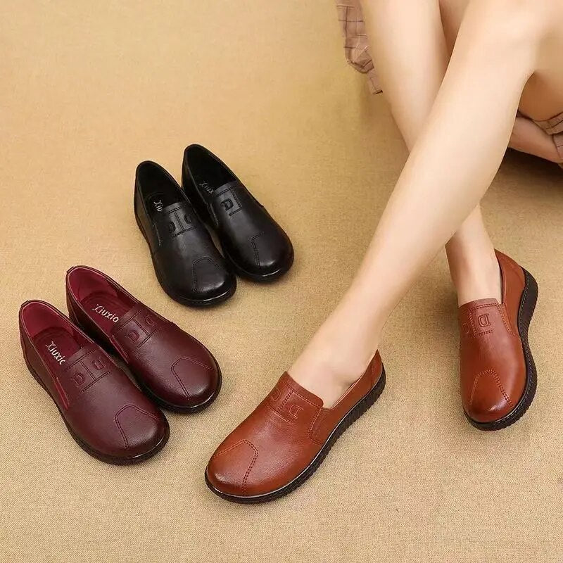 Moccasins Mom Flats Shoes Soft Sole Loafers Round Toe ShoesNew Spring and Autumn Flat Sole Non slip Female Casual Leather Shoes