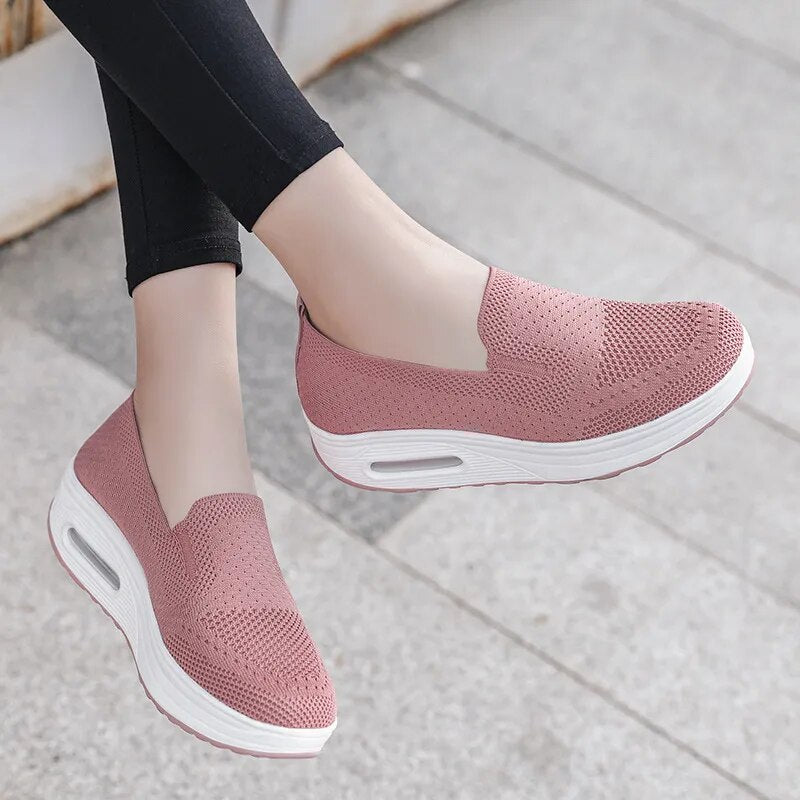 Sneakers Women\'s Sports Shoes Mesh Breathable Platform Tennis Casual Slip-On Ladies Walking Vulcanized Shoes Zapatillas Mujer