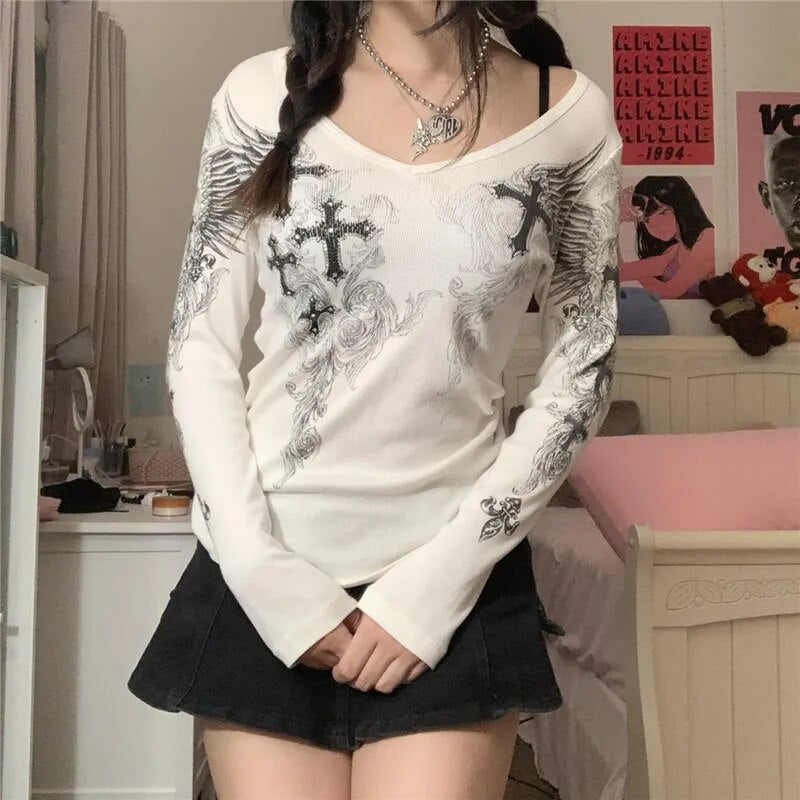 Xingqing 2000s Aesthetic T Shirt Graphic Cross Wings Print Long Sleeve Tops y2k Women Clothes Fairycore Grunge Tee Streetwear