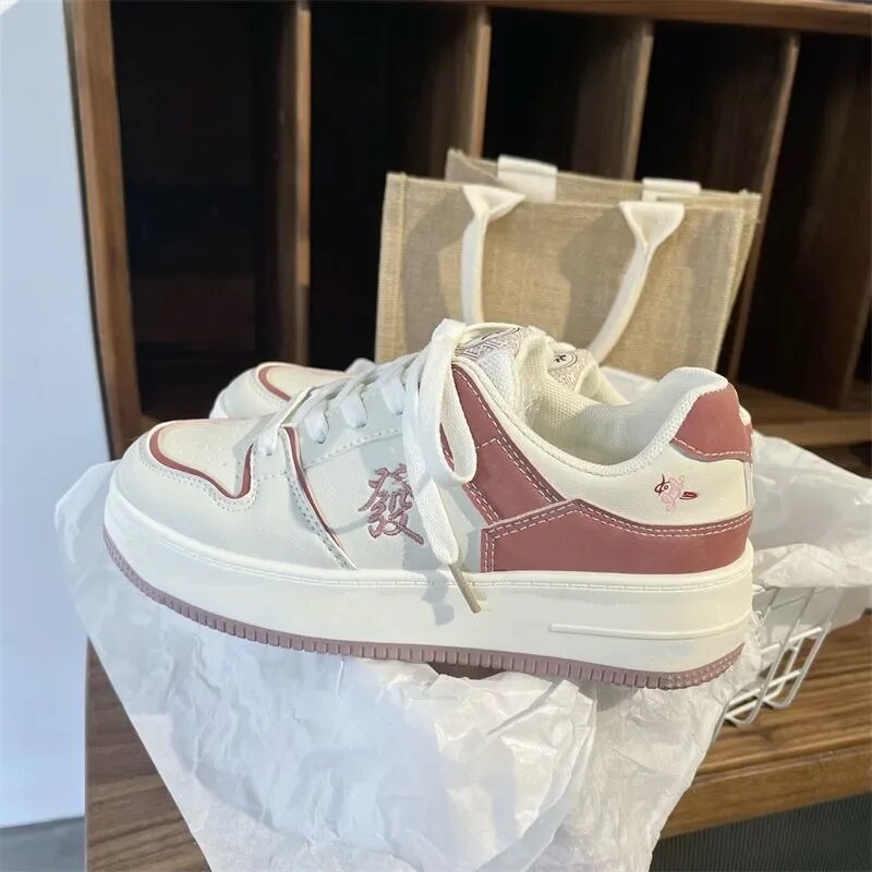 Women's Sneakers Fashion 2023 Fall New Pattern Lace Up Platform Vulcanized Shoes Brand Design Casual Couples Street Canvas Shoes