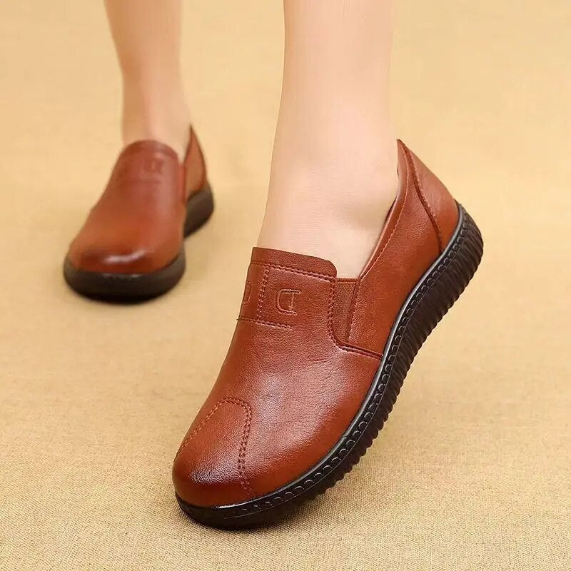 Moccasins Mom Flats Shoes Soft Sole Loafers Round Toe ShoesNew Spring and Autumn Flat Sole Non slip Female Casual Leather Shoes