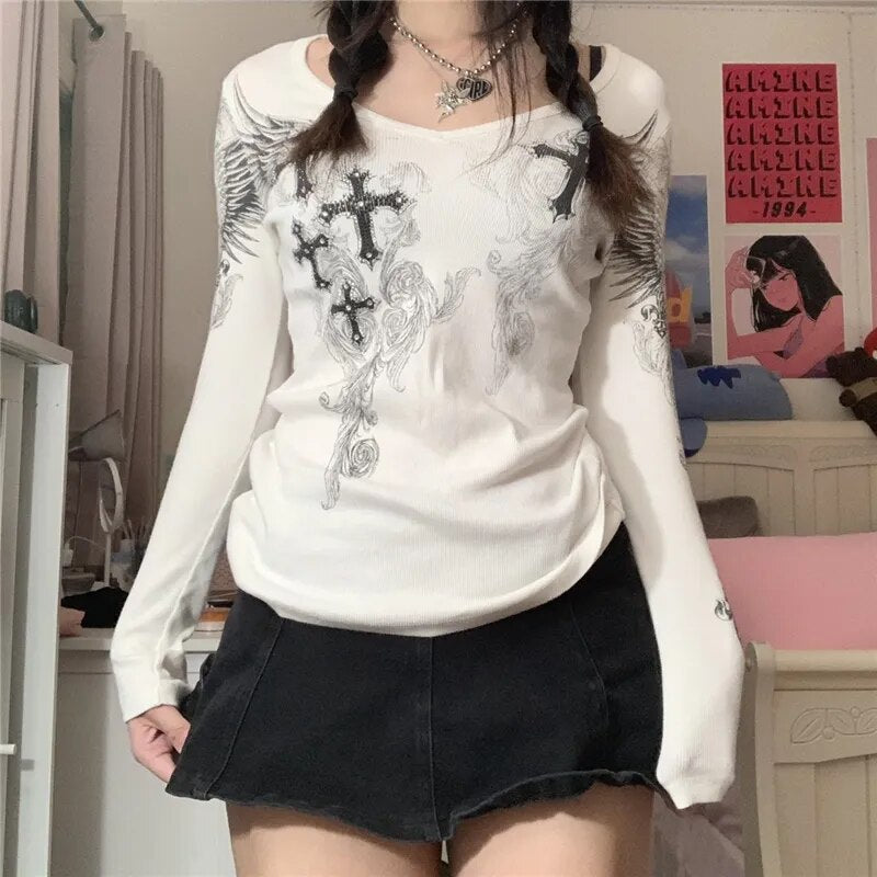 Xingqing 2000s Aesthetic T Shirt Graphic Cross Wings Print Long Sleeve Tops y2k Women Clothes Fairycore Grunge Tee Streetwear