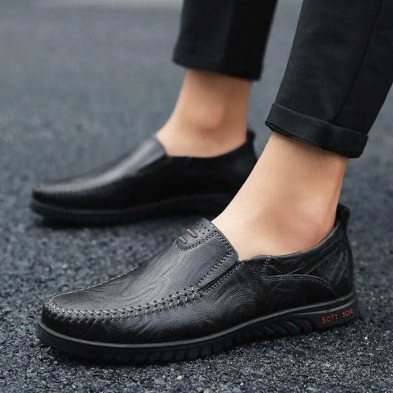 2023 Men Casual Shoes Luxury Brand Casual Slip on Formal Loafers Men Moccasins Italian Black Male Driving Shoes