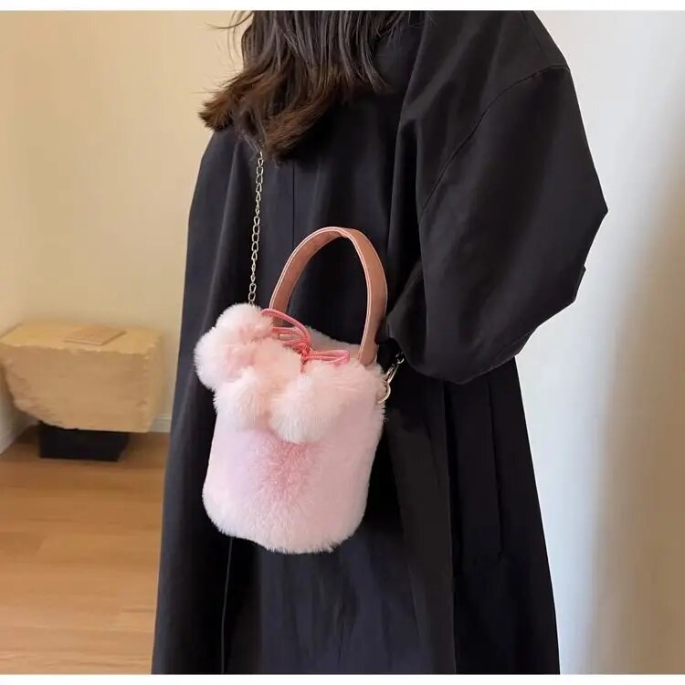 Artificial Fur Solid Color Handbag 2023 Winter New Soft Plush Women's Designer High Capacity Handbag Shoulder Wallet Bucket Bag