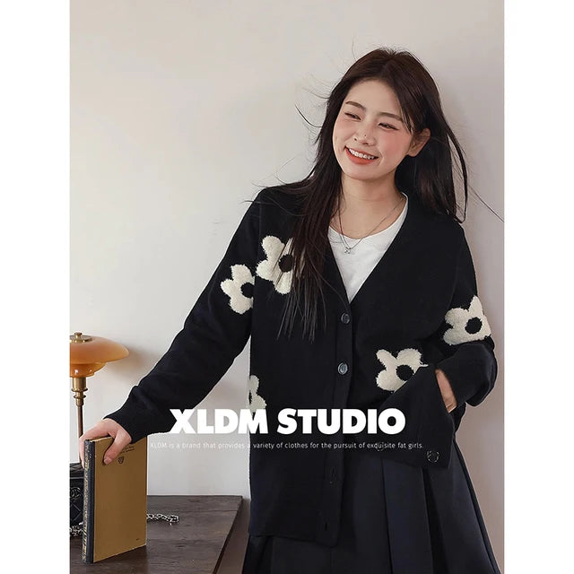 Women Black Cardigan Sweater Short V-neck Outerwear Embroidery Korean Fashion Leisure Lazy Wind Winter Knitting Thickening Coat