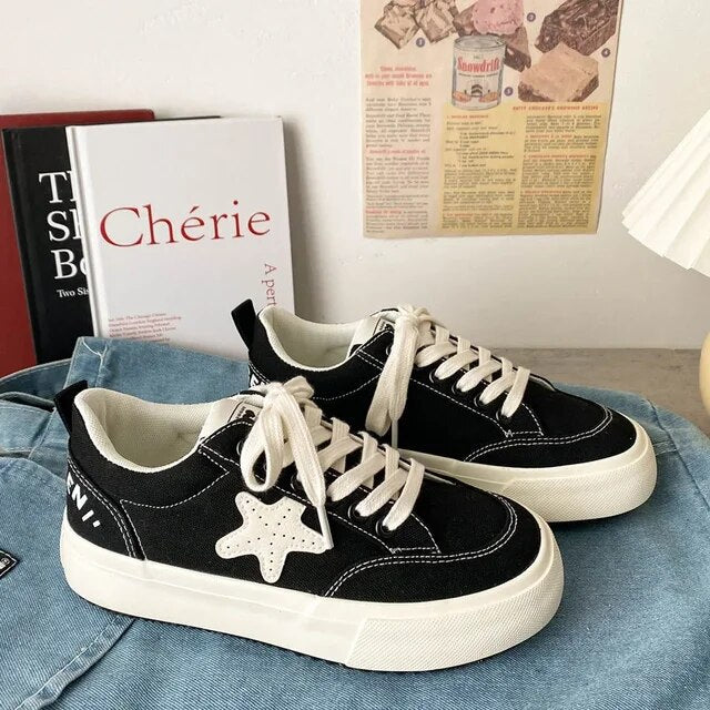 Women's Sneakers Fashion 2023 Fall New Pattern Lace Up Platform Vulcanized Shoes Brand Design Casual Couples Street Canvas Shoes