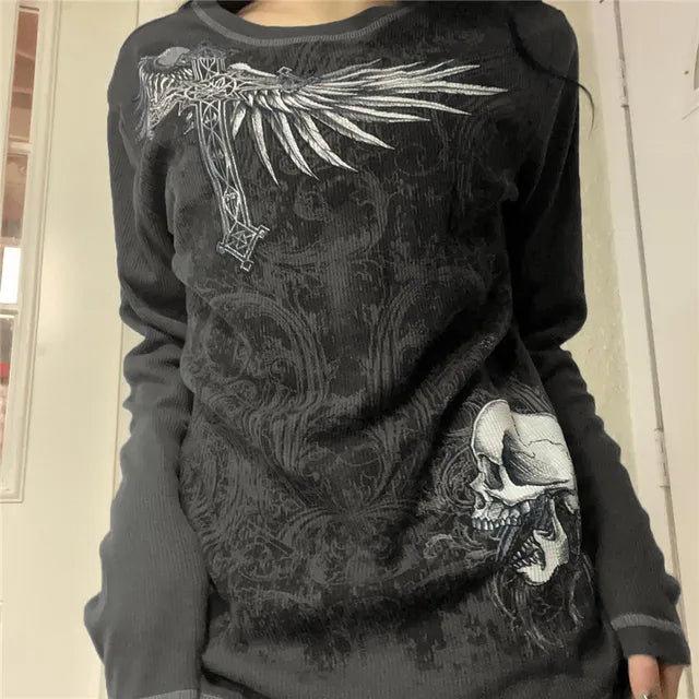 Xingqing 2000s Aesthetic T Shirt Graphic Cross Wings Print Long Sleeve Tops y2k Women Clothes Fairycore Grunge Tee Streetwear