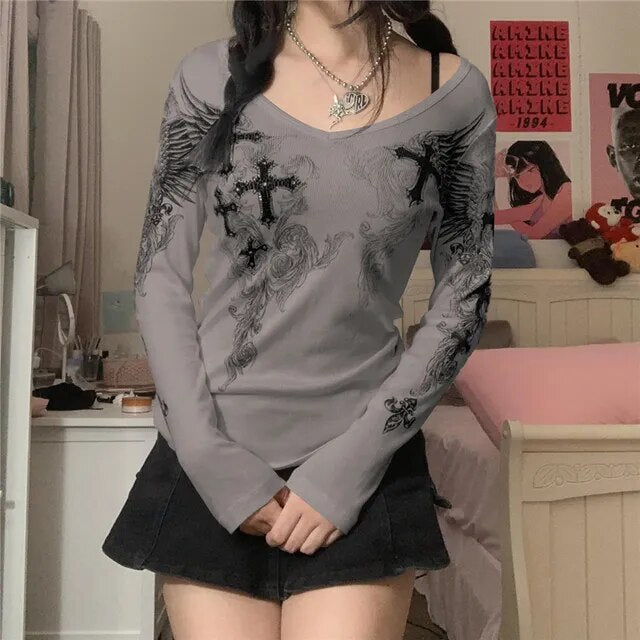 Xingqing 2000s Aesthetic T Shirt Graphic Cross Wings Print Long Sleeve Tops y2k Women Clothes Fairycore Grunge Tee Streetwear