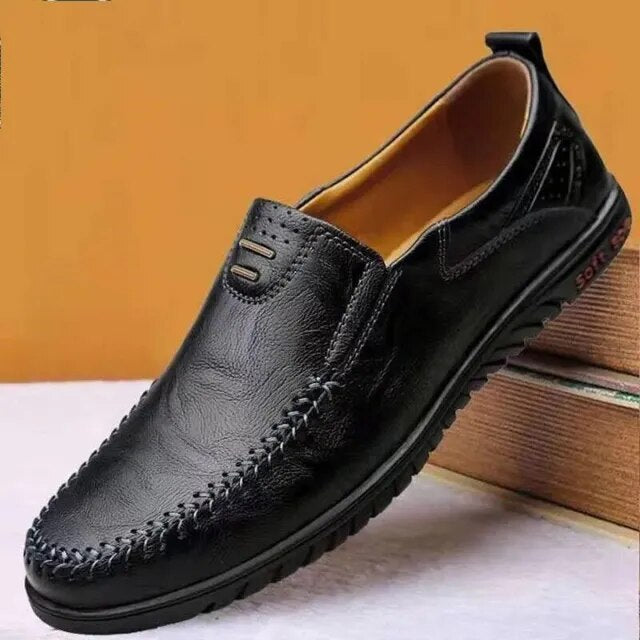 2023 Men Casual Shoes Luxury Brand Casual Slip on Formal Loafers Men Moccasins Italian Black Male Driving Shoes