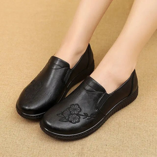 Moccasins Mom Flats Shoes Soft Sole Loafers Round Toe ShoesNew Spring and Autumn Flat Sole Non slip Female Casual Leather Shoes