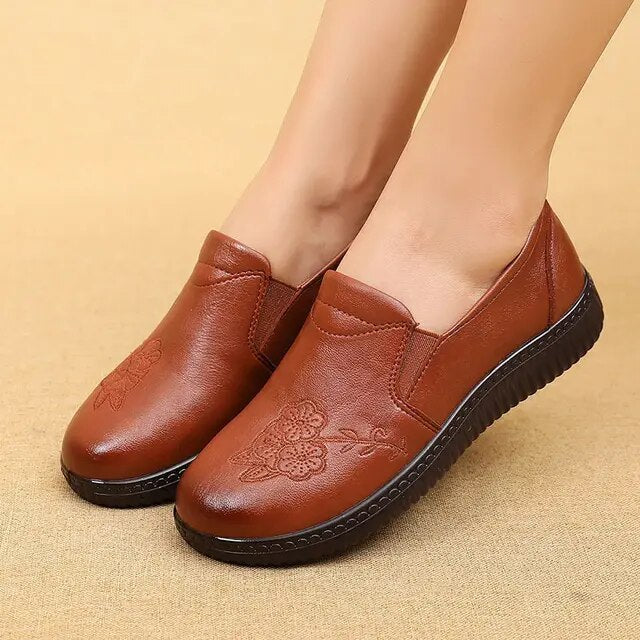 Moccasins Mom Flats Shoes Soft Sole Loafers Round Toe ShoesNew Spring and Autumn Flat Sole Non slip Female Casual Leather Shoes