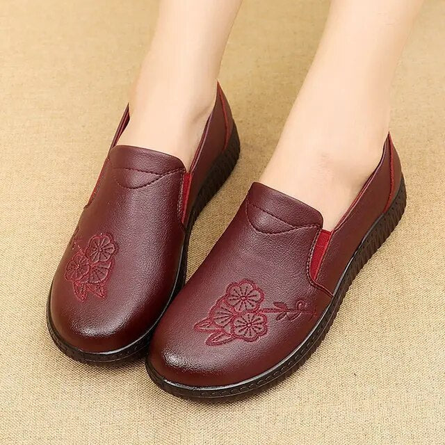 Moccasins Mom Flats Shoes Soft Sole Loafers Round Toe ShoesNew Spring and Autumn Flat Sole Non slip Female Casual Leather Shoes